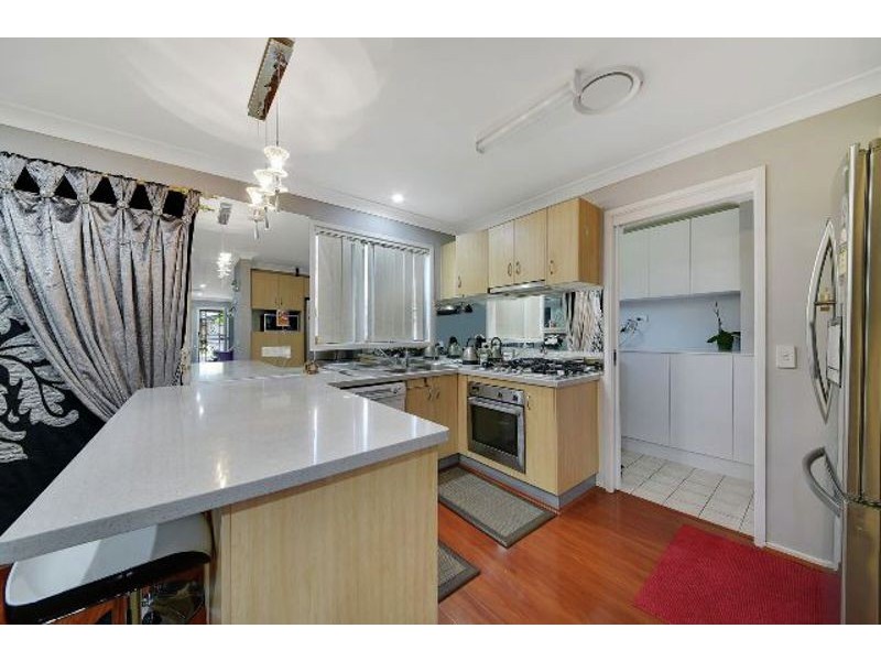 9/14 Benham  Rd, Minto NSW 2566