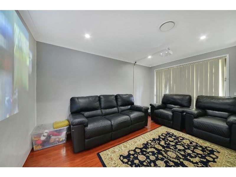 9/14 Benham  Rd, Minto NSW 2566