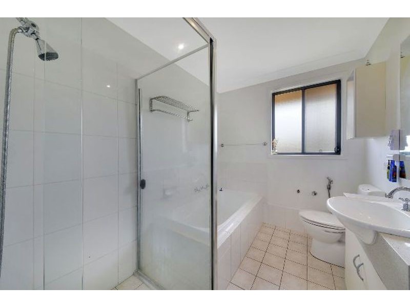 9/14 Benham  Rd, Minto NSW 2566