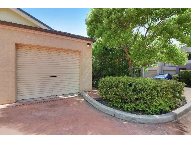 9/14 Benham  Rd, Minto NSW 2566