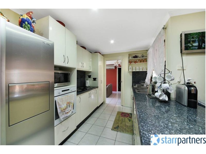 18 DUMFRIES ST, St Andrews NSW 2566