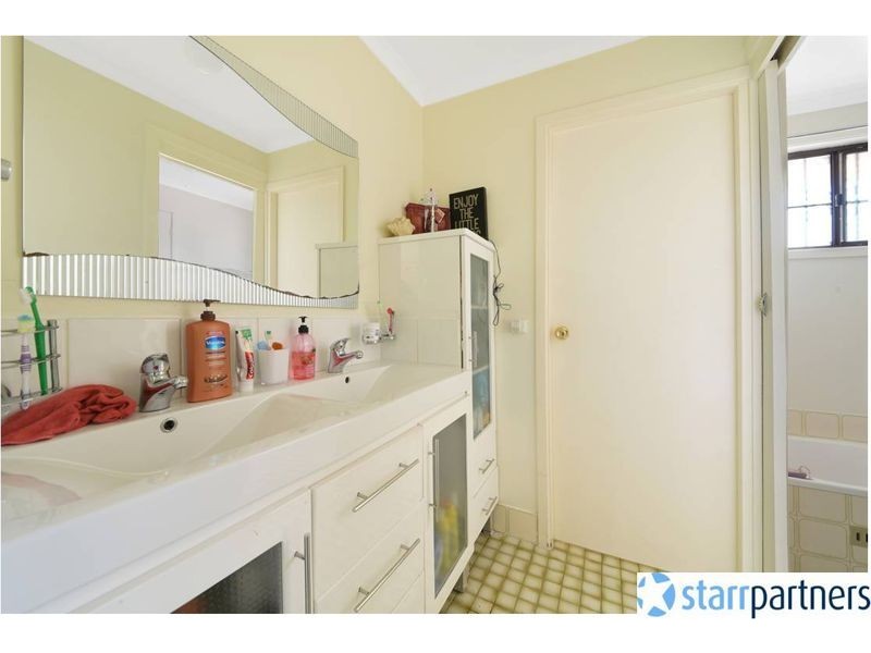 18 DUMFRIES ST, St Andrews NSW 2566