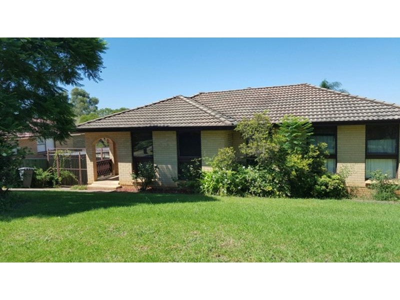 9 Aberdeen Rd, St Andrews NSW 2566