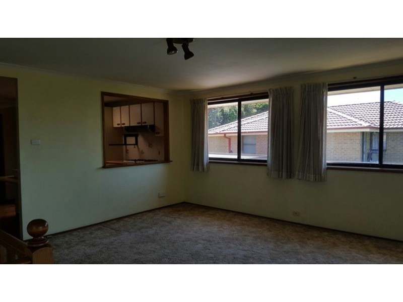 9 Aberdeen Rd, St Andrews NSW 2566