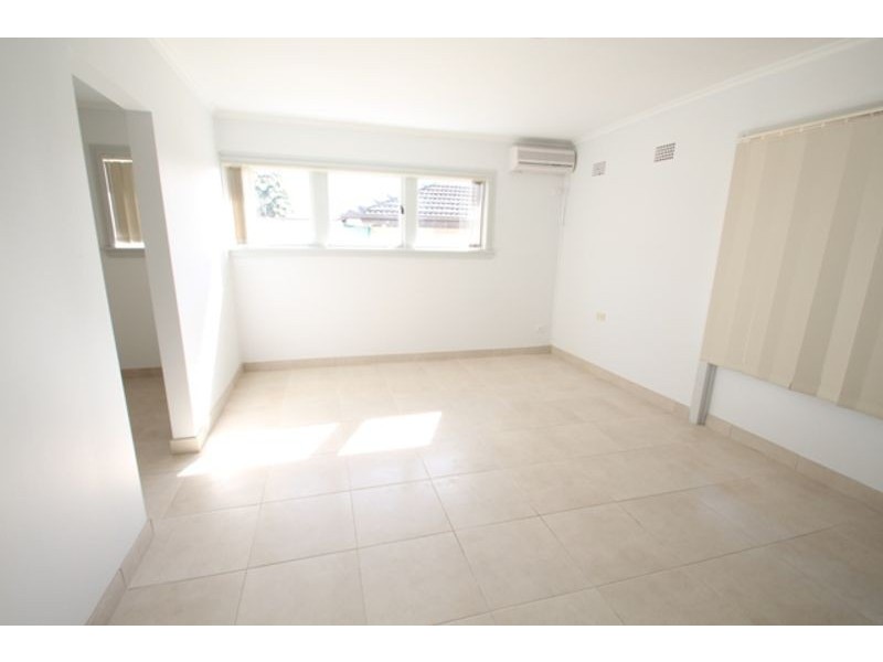 16 Jedda Road, Lurnea NSW 2170