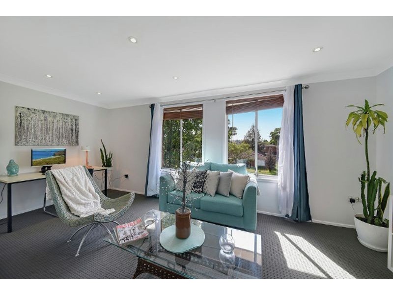 23 Falkands Ave, Bossley Park NSW 2176