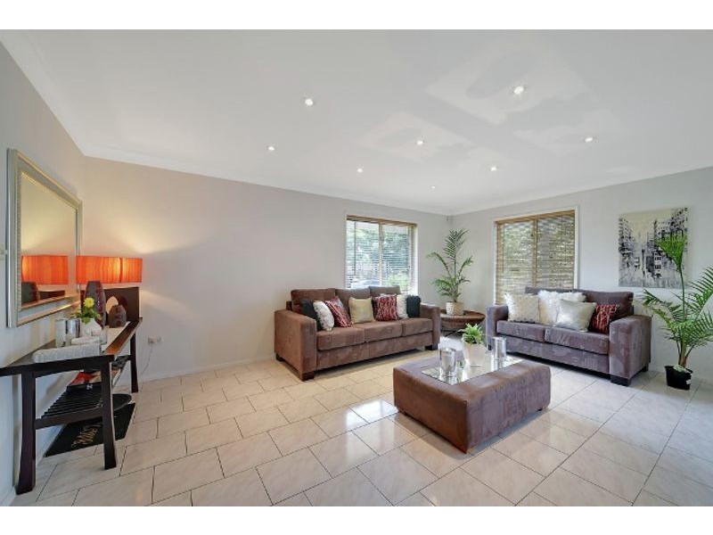 23 Falkands Ave, Bossley Park NSW 2176