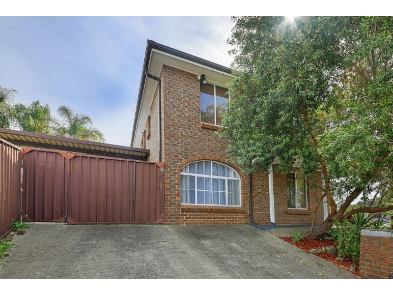 23 Falkands Ave, Bossley Park NSW 2176