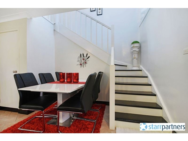8/6 JACQUINOT PLACE, Glenfield NSW 2167