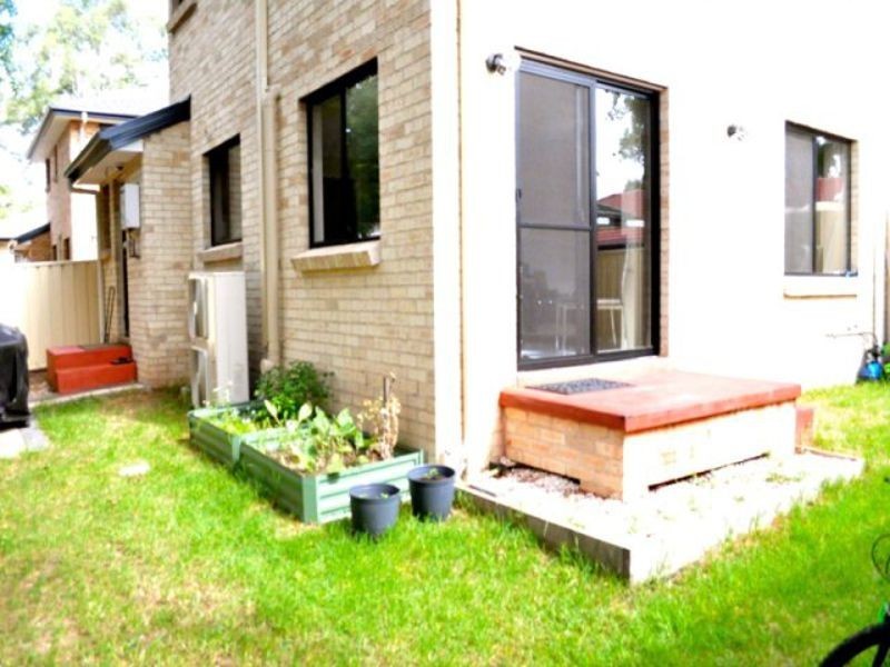 5 39-14 Surrey Street, Minto NSW 2566