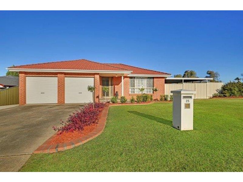 25 SHANNON PLACE, Kearns NSW 2558