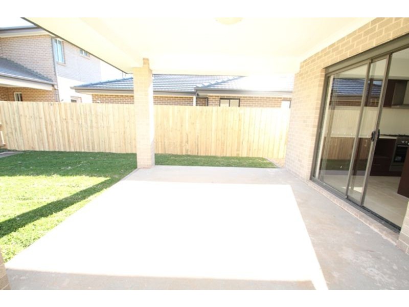 128 Somme Ave, Edmondson Park NSW 2174