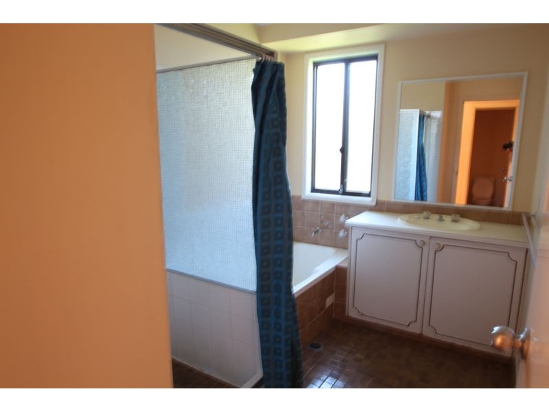 25 Plowman Rd Minto, Minto NSW 2566