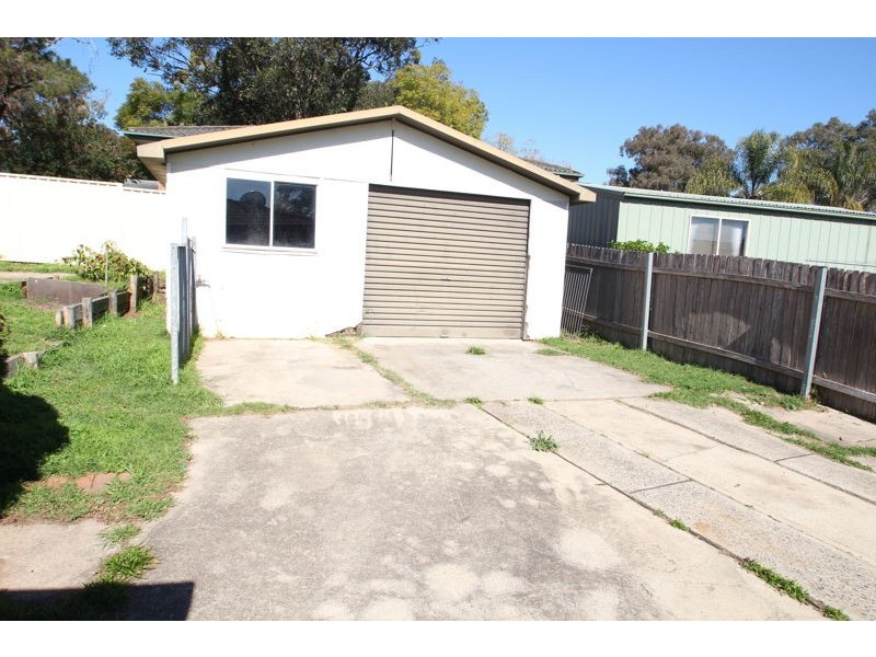 25 Plowman Rd Minto, Minto NSW 2566