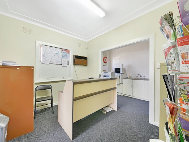 21-25 PARLIAMENT RD, Macquarie Fields NSW 2564