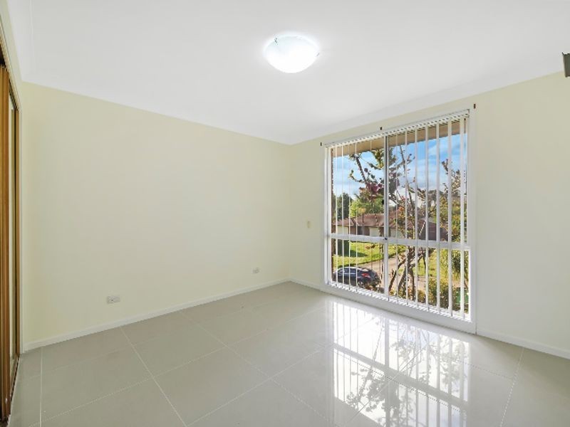 4 IVERS PLACE, Minto NSW 2566