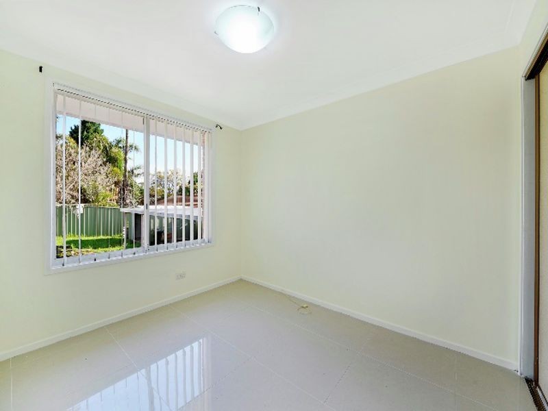 4 IVERS PLACE, Minto NSW 2566