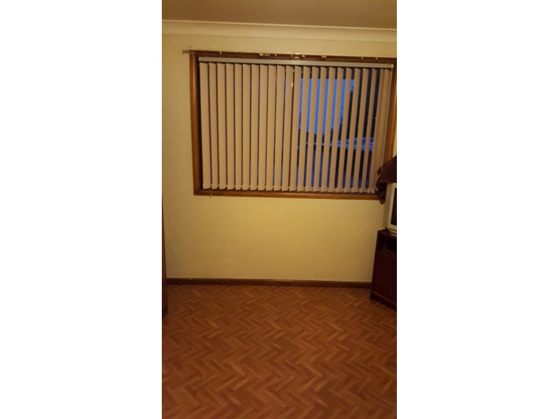 4 Graphite St, Eagle Vale NSW 2558