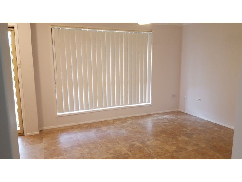 2 PARNELL CLOSE, Minto NSW 2566