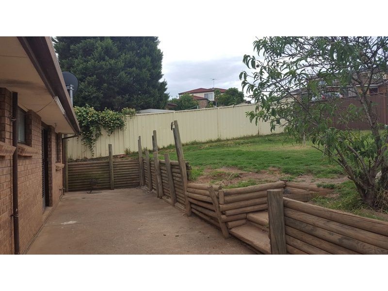 2 PARNELL CLOSE, Minto NSW 2566