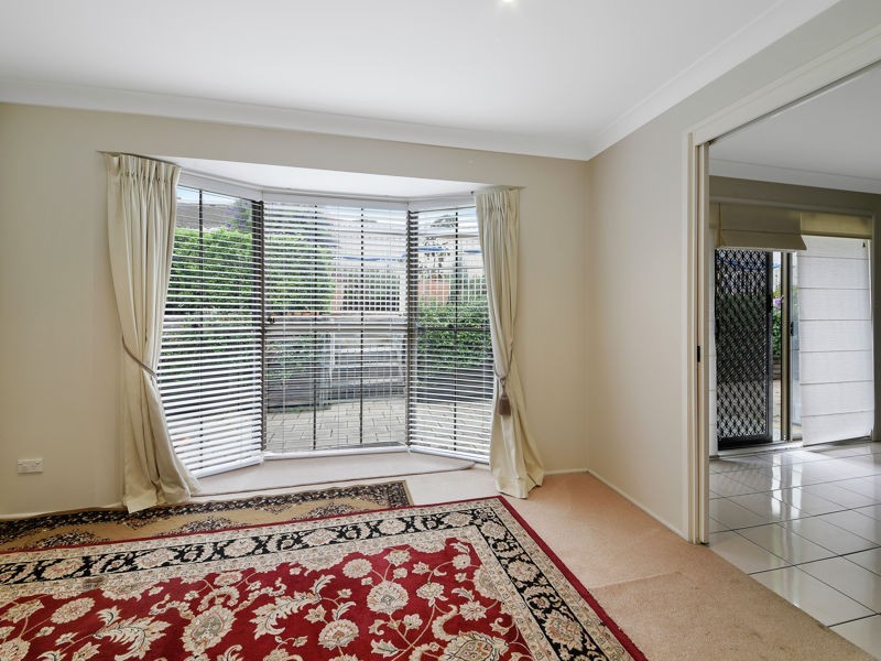 2 HEWITT PL, Minto NSW 2566