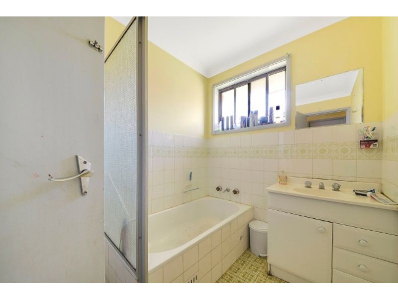 3 Keats Pl, Ingleburn NSW 2565