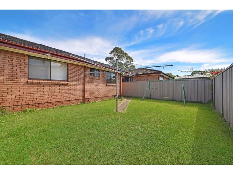 3 Keats Pl, Ingleburn NSW 2565