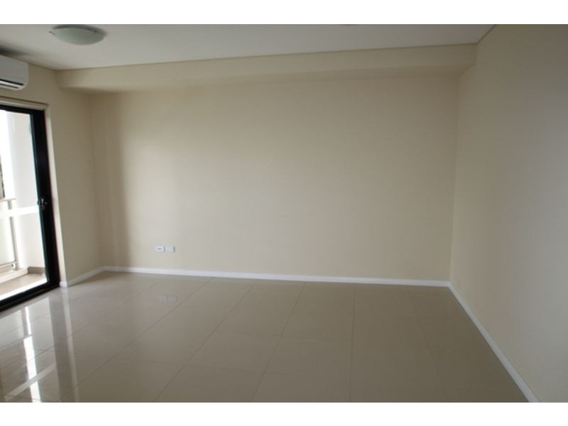 69/2-10 Tyler St, Campbelltown NSW 2560