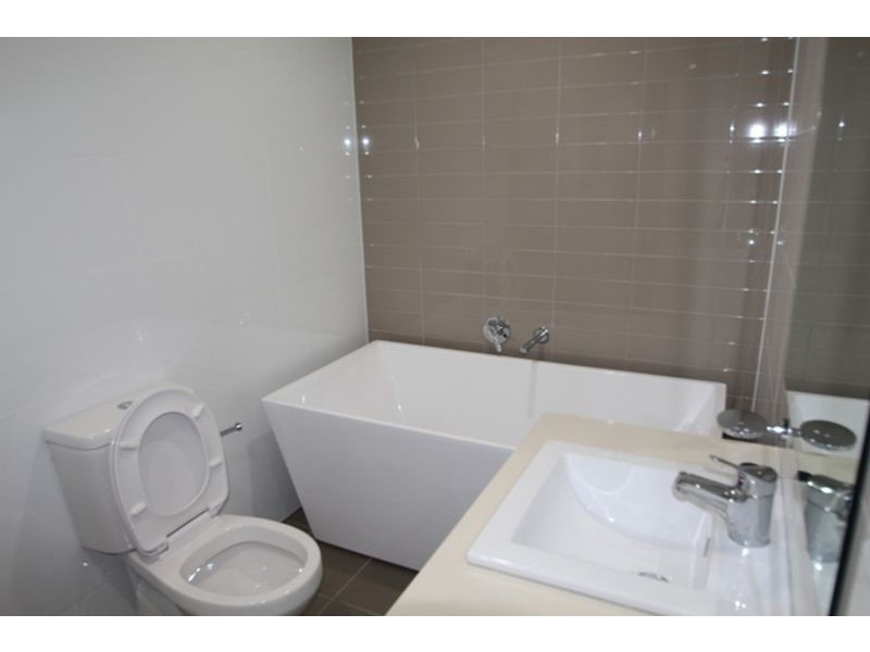 69/2-10 Tyler St, Campbelltown NSW 2560