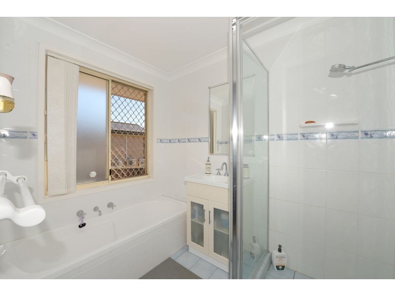 2/60 North Steyne Road, Woodbine NSW 2560