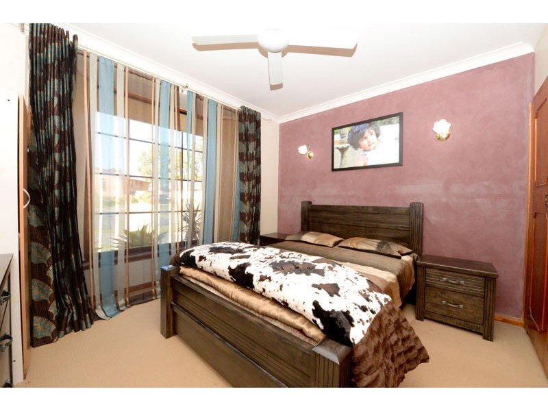 39 Naylor Place, Ingleburn NSW 2565