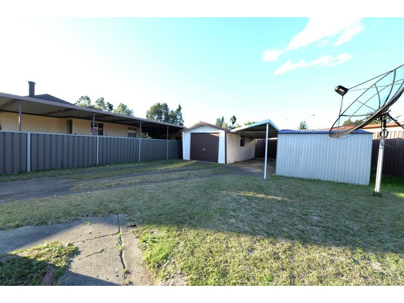 15 Fernlea Place, Canley Heights NSW 2166