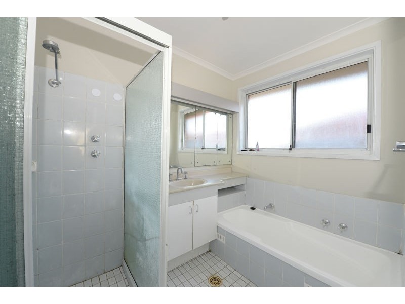 73 Lantana St, Macquarie Fields NSW 2564