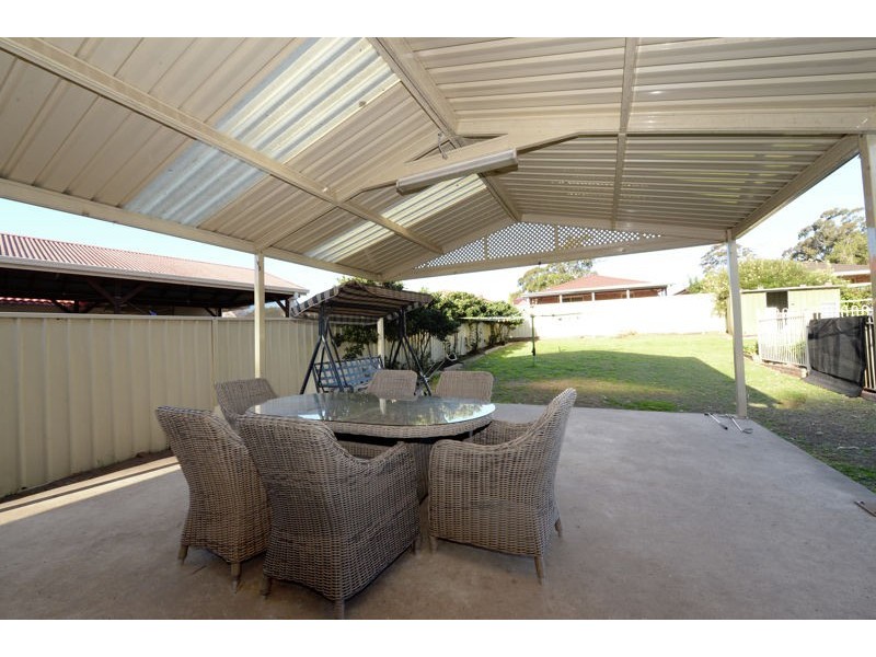 73 Lantana St, Macquarie Fields NSW 2564