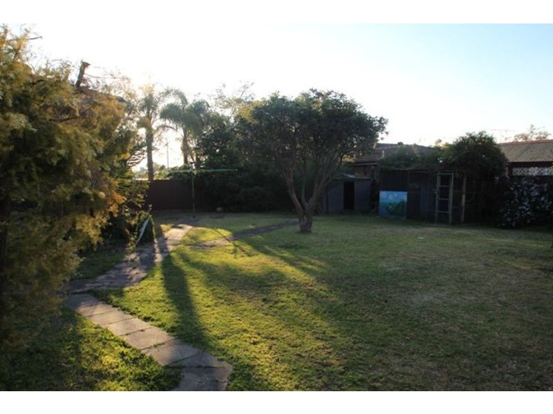 2 Benham Road, Minto NSW 2566