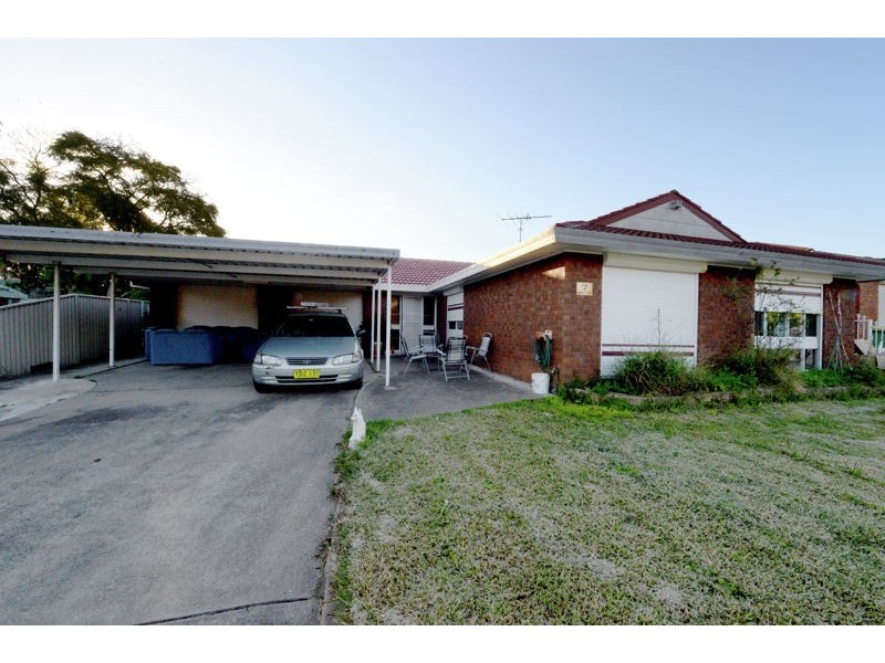 7 Raphael St, Greenfield Park NSW 2176