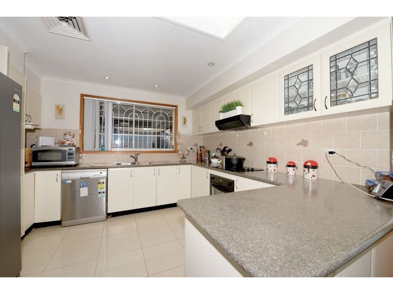 7 Raphael St, Greenfield Park NSW 2176
