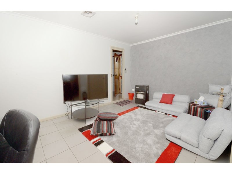 7 Raphael St, Greenfield Park NSW 2176