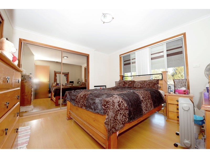 7 Raphael St, Greenfield Park NSW 2176