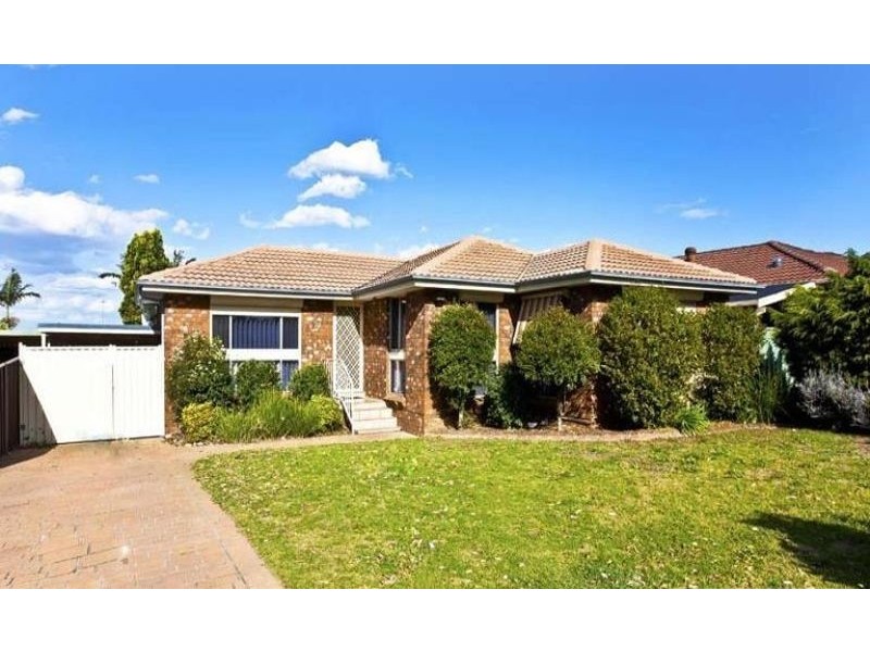 33 Emerson st, Wetherill Park NSW 2164