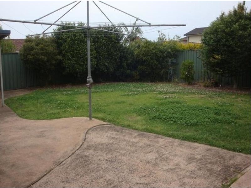 33 Emerson st, Wetherill Park NSW 2164