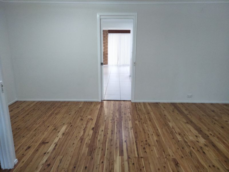 46 The parkway, Bradbury NSW 2560