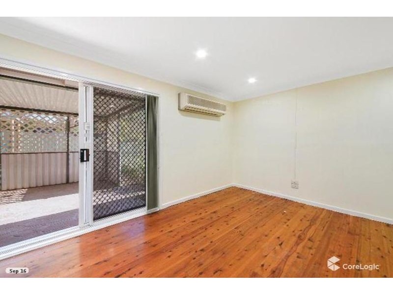 4 Ivers Place, Minto NSW 2566