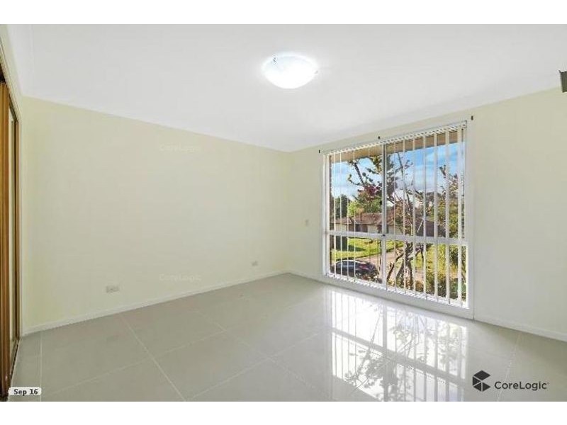 4 Ivers Place, Minto NSW 2566