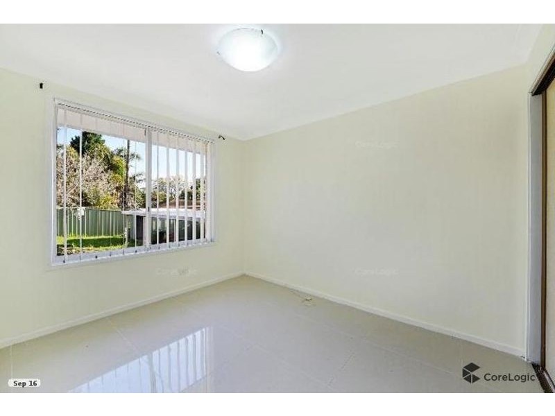 4 Ivers Place, Minto NSW 2566