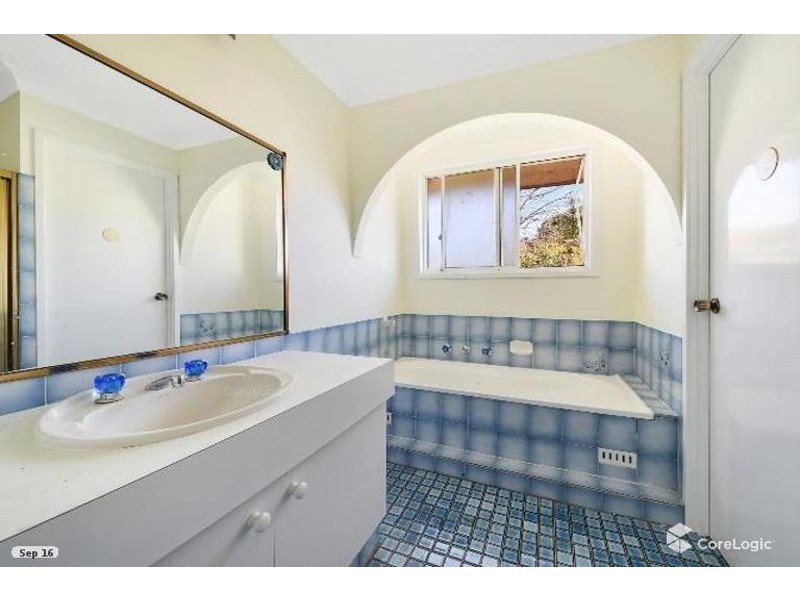 4 Ivers Place, Minto NSW 2566