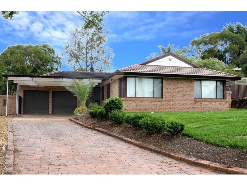 11 Squeers place, Ambarvale NSW 2560