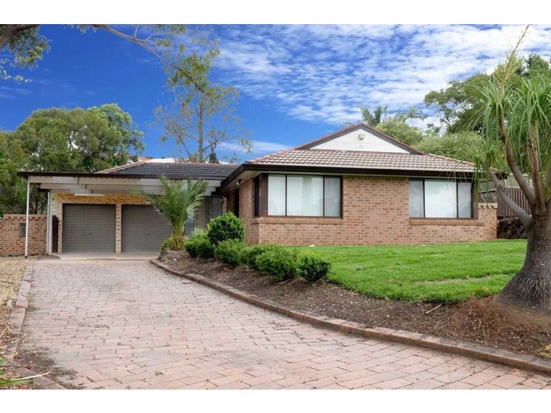 11 Squeers place, Ambarvale NSW 2560