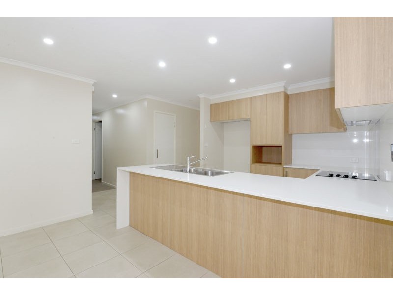 11 Squeers place, Ambarvale NSW 2560