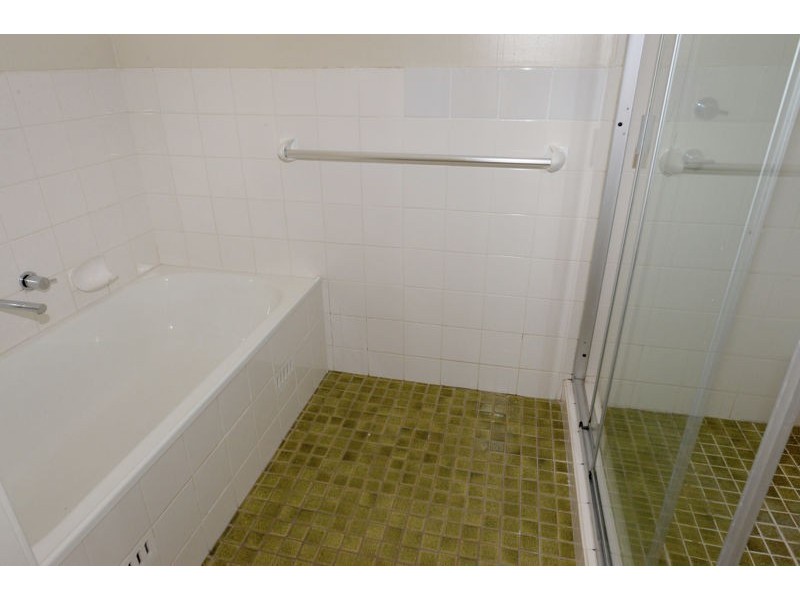 11 Squeers place, Ambarvale NSW 2560